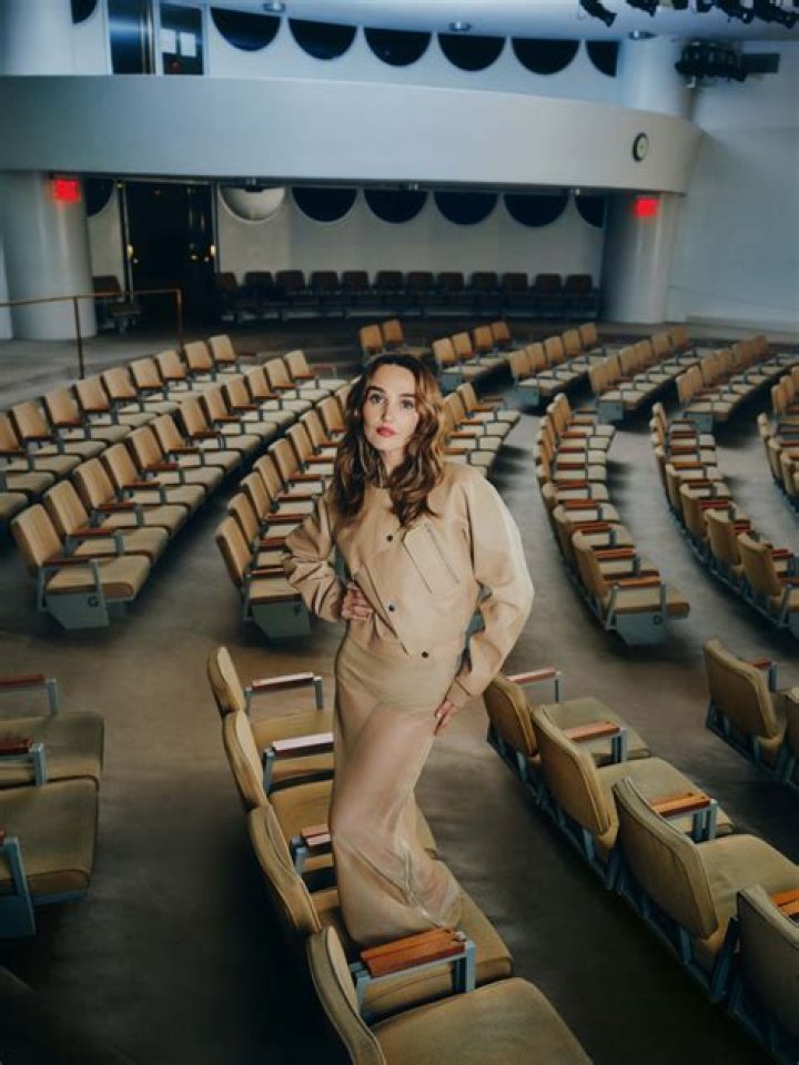 Unveiling Chloe Fineman: The Allure of Chloe Fineman Nude